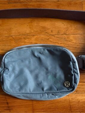 Lululemon Fanny Pack Women’s Gray Everywhere Waist Belt Nylon Crossbody